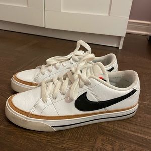 ✨Nike Court Legacy - Women✨